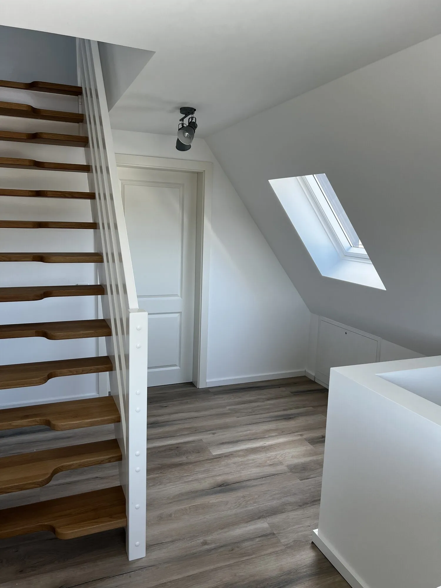 Modernisiertes Treppenhaus – MaWa Bau Leistungen